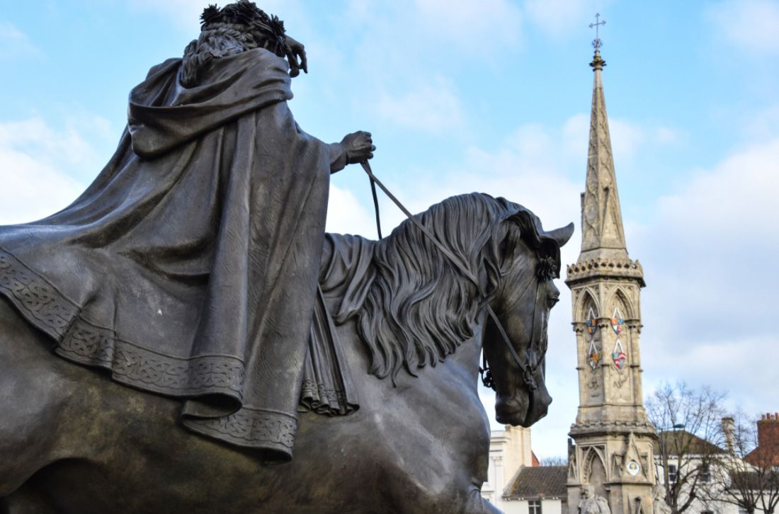 Banbury Cross and the Fine Lady Statue