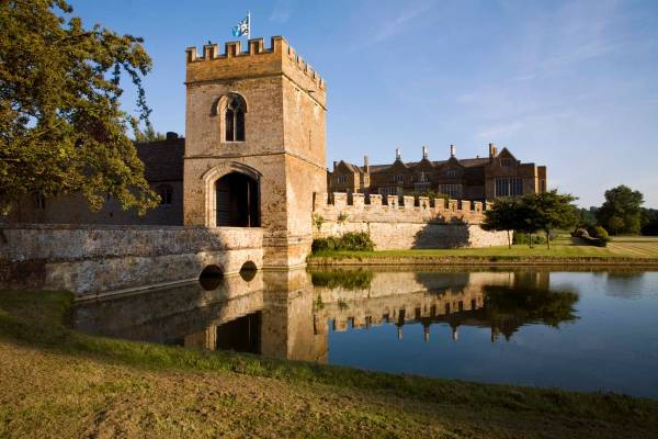 Broughton Castle entrance, Broughton