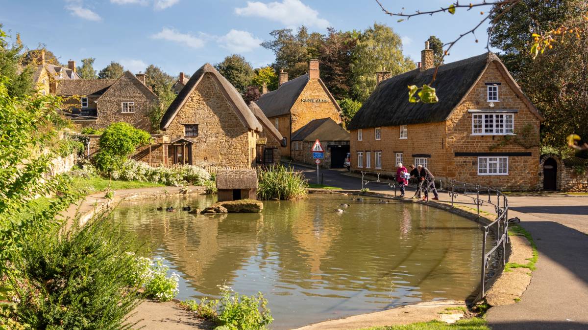 Duck pond in Wroxton