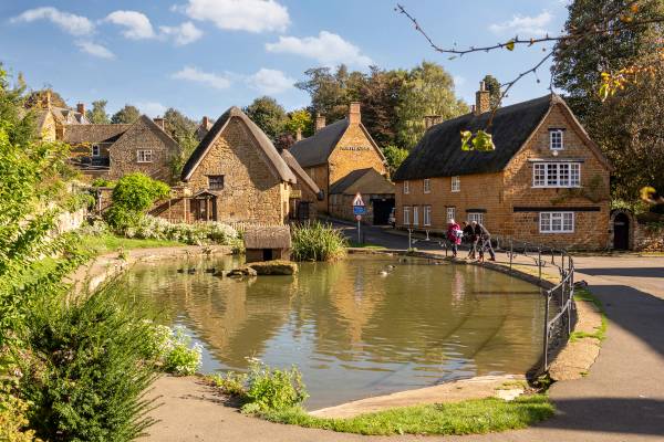 Duck pond in Wroxton
