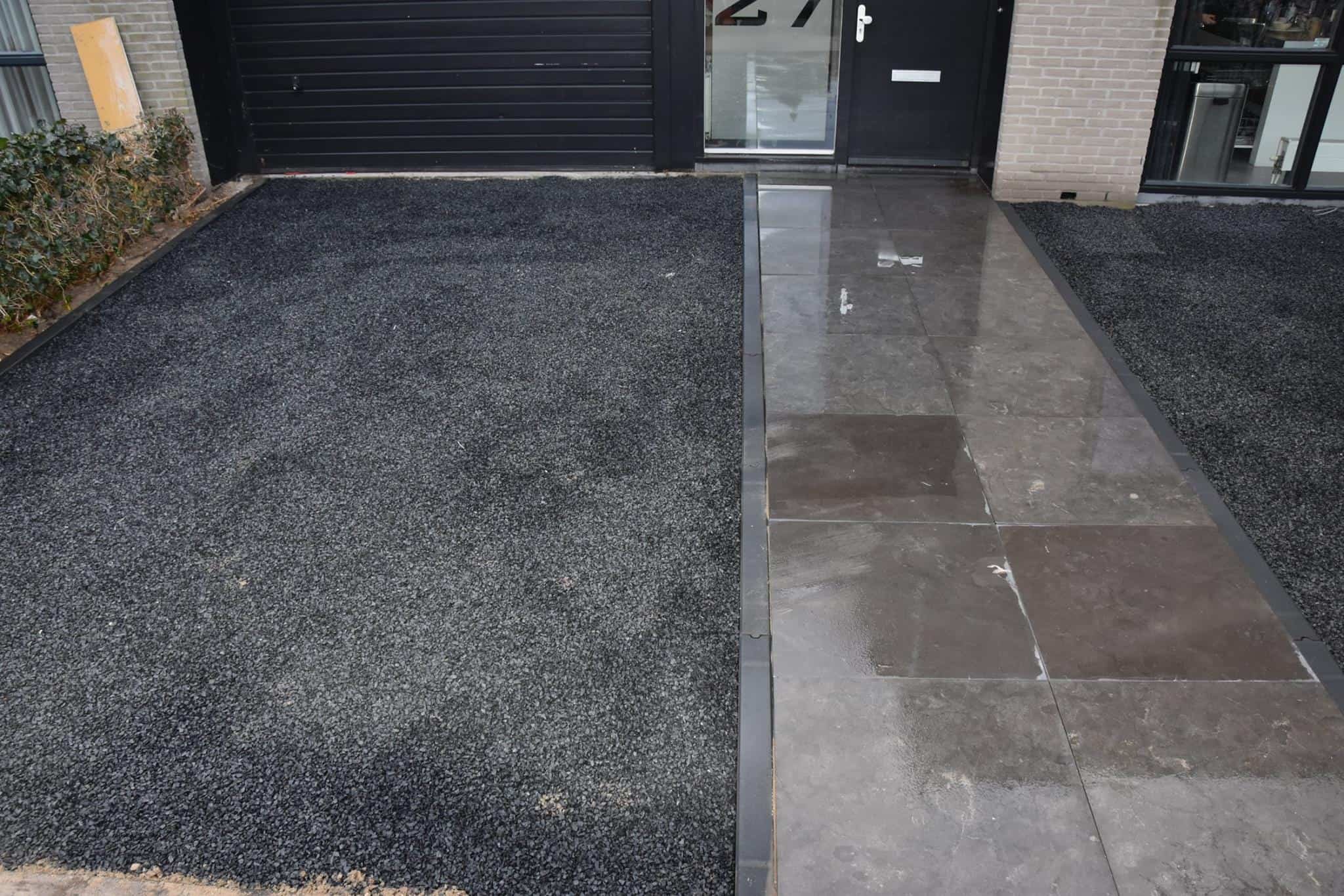 Voortuin met siergrind en looppad in Heemskerk