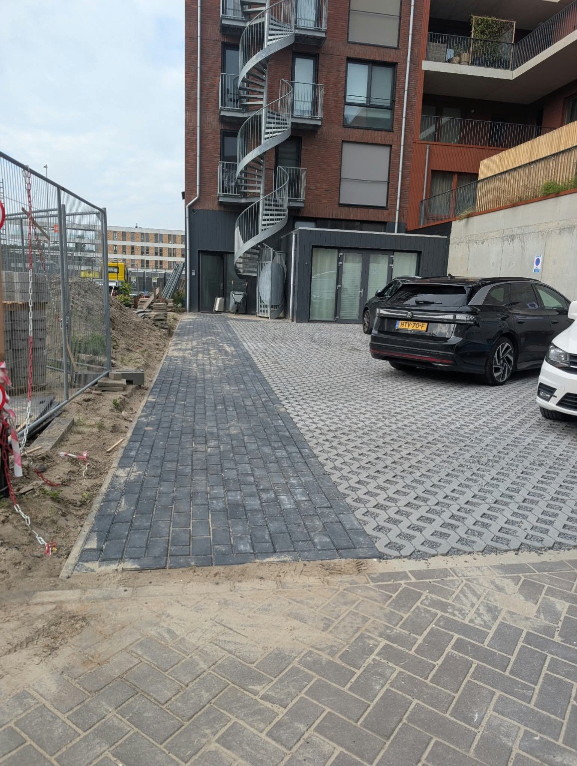 Aanleg parkeerterrein nieuwbouw