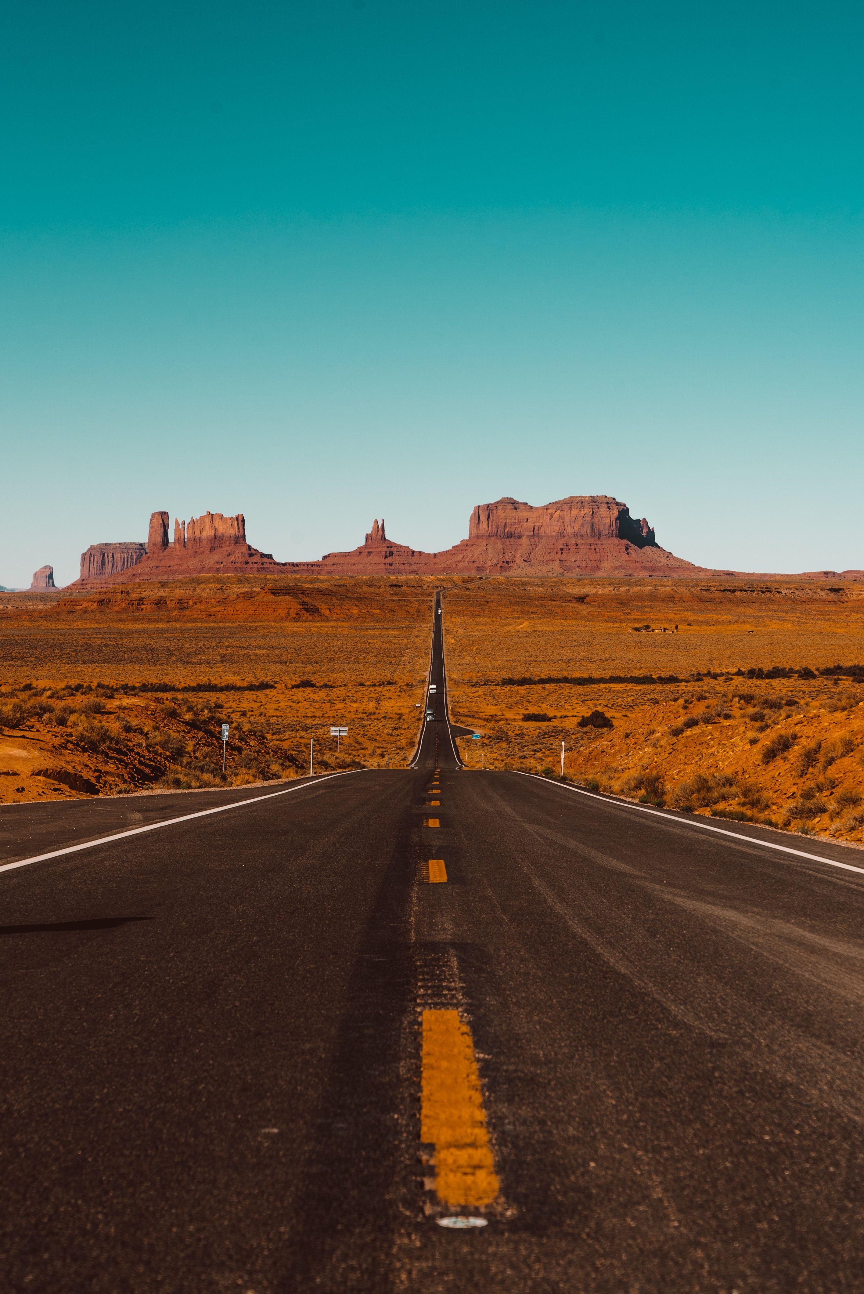Open Road in Utah. Phot By Gerson Repreza