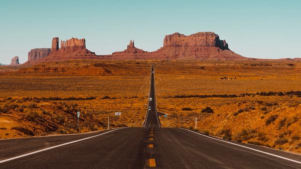 Open Road in Utah. Phot By Gerson Repreza