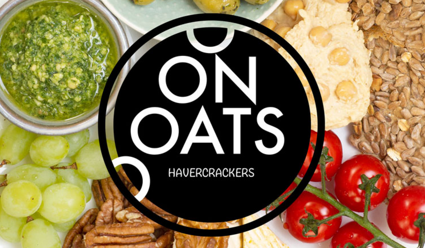 On Oats-logo tussen haver, groenten en crackers