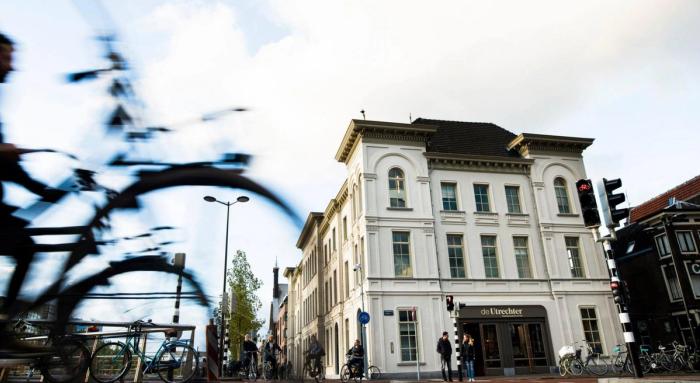 Interieur en merkuitingen van restaurant De Utrechter