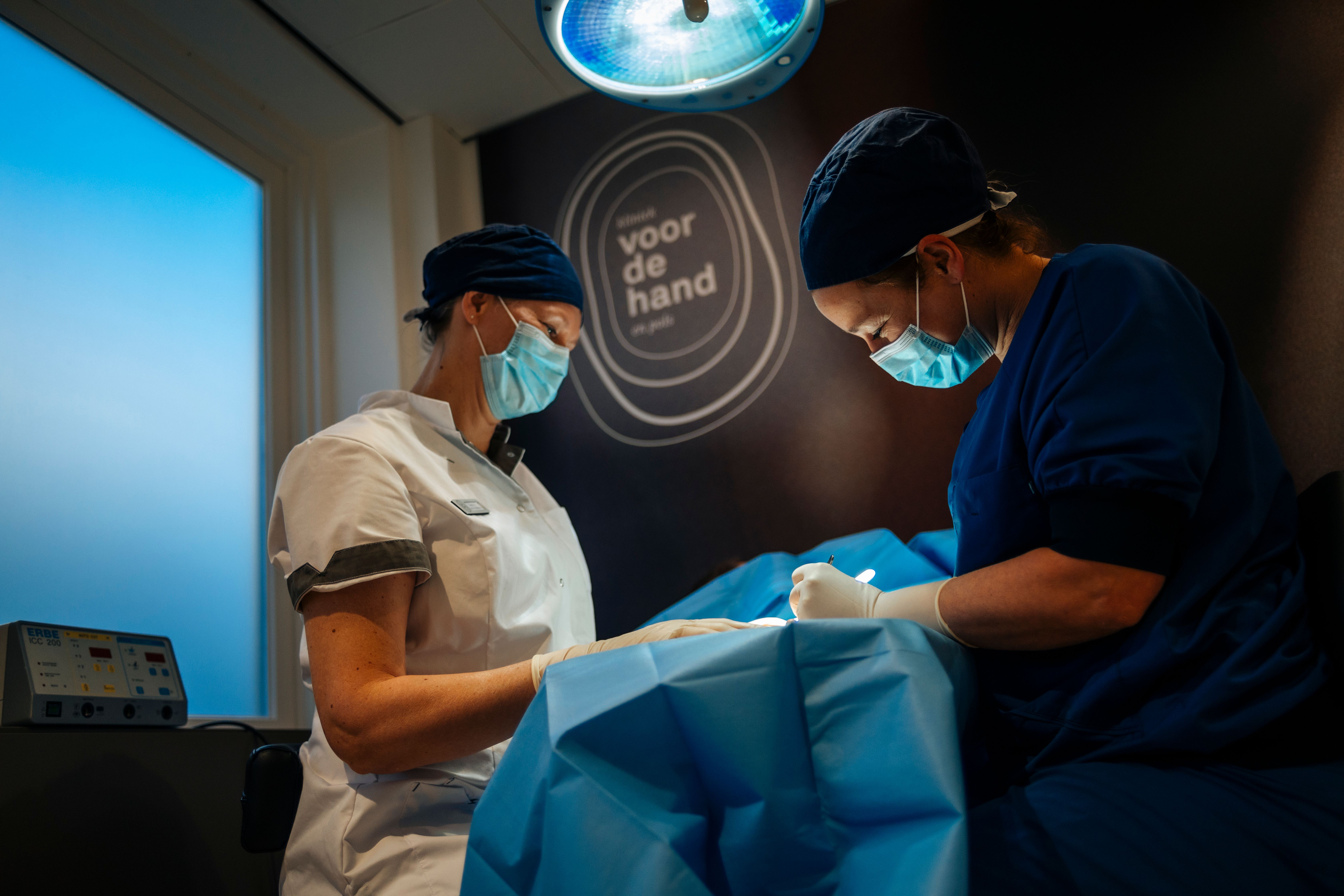 Website van Voor de Hand en Pols op een laptop