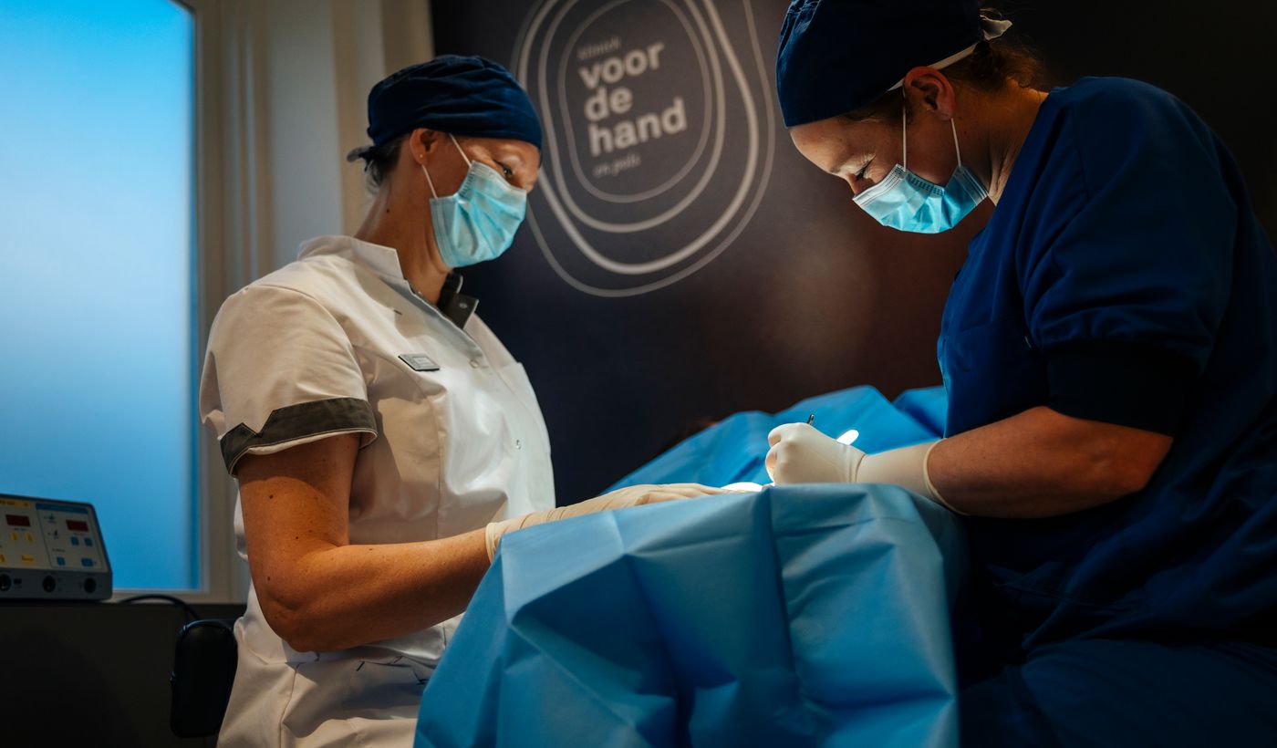 Website van Voor de Hand en Pols op een laptop