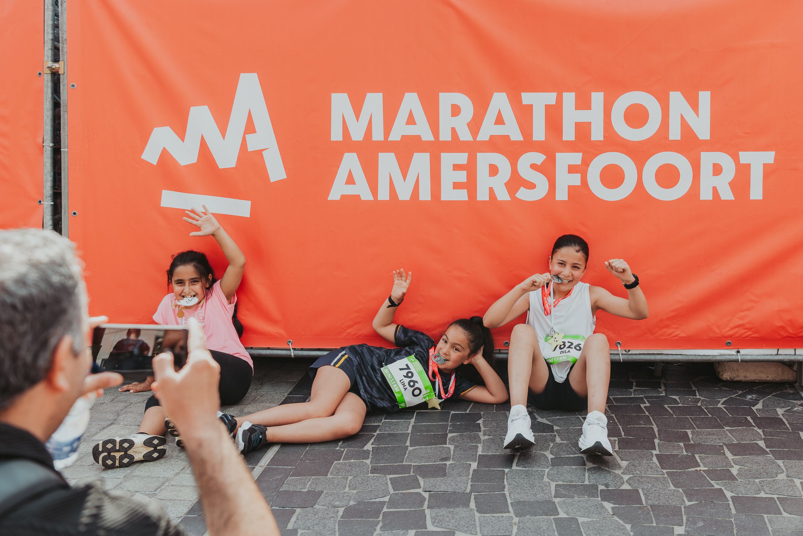 Kinderen die de kidsrun bij Marathon Amersfoort hebben gelopen.
