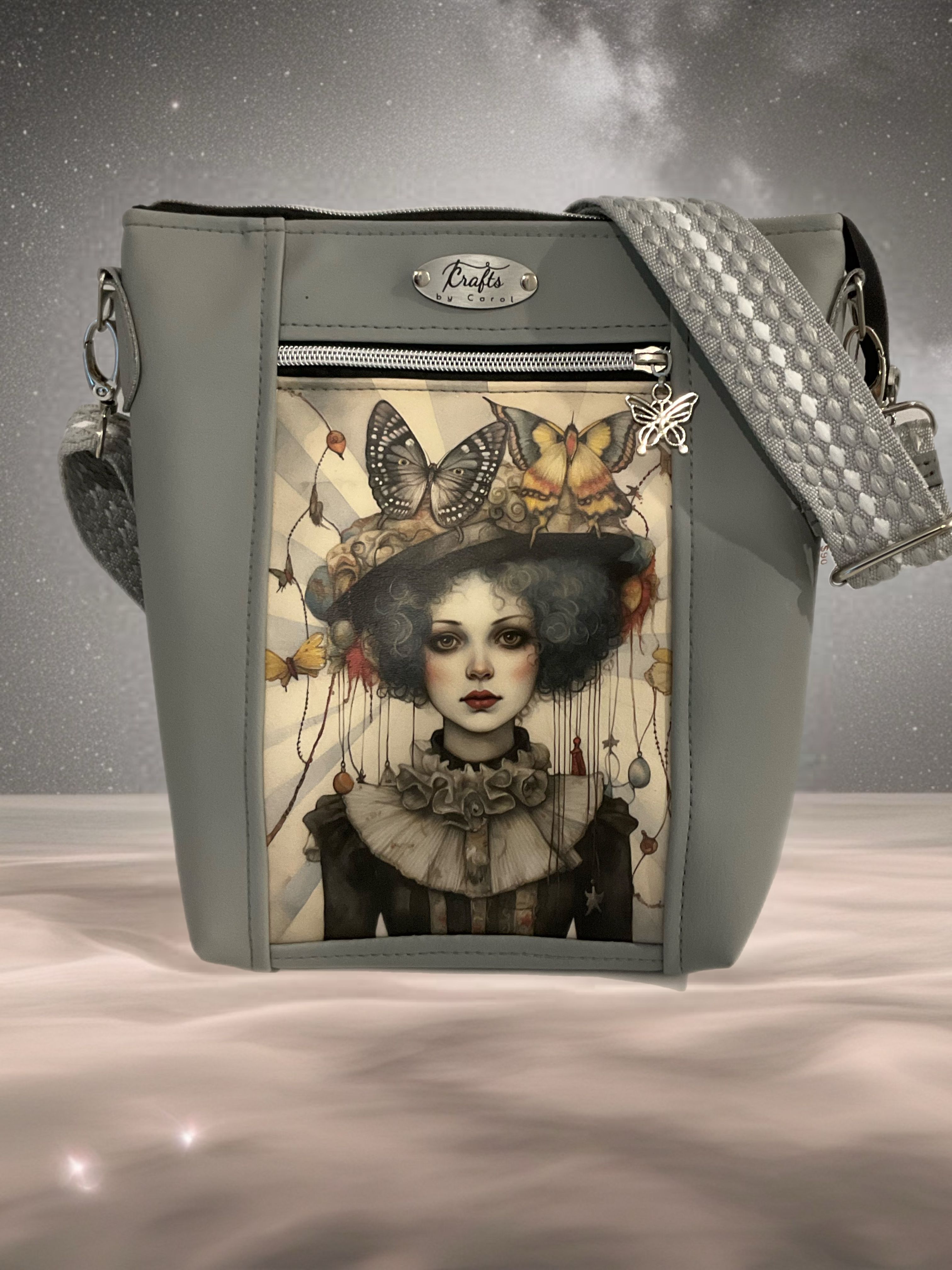 Grey shoulder bag with girl and butterflies print