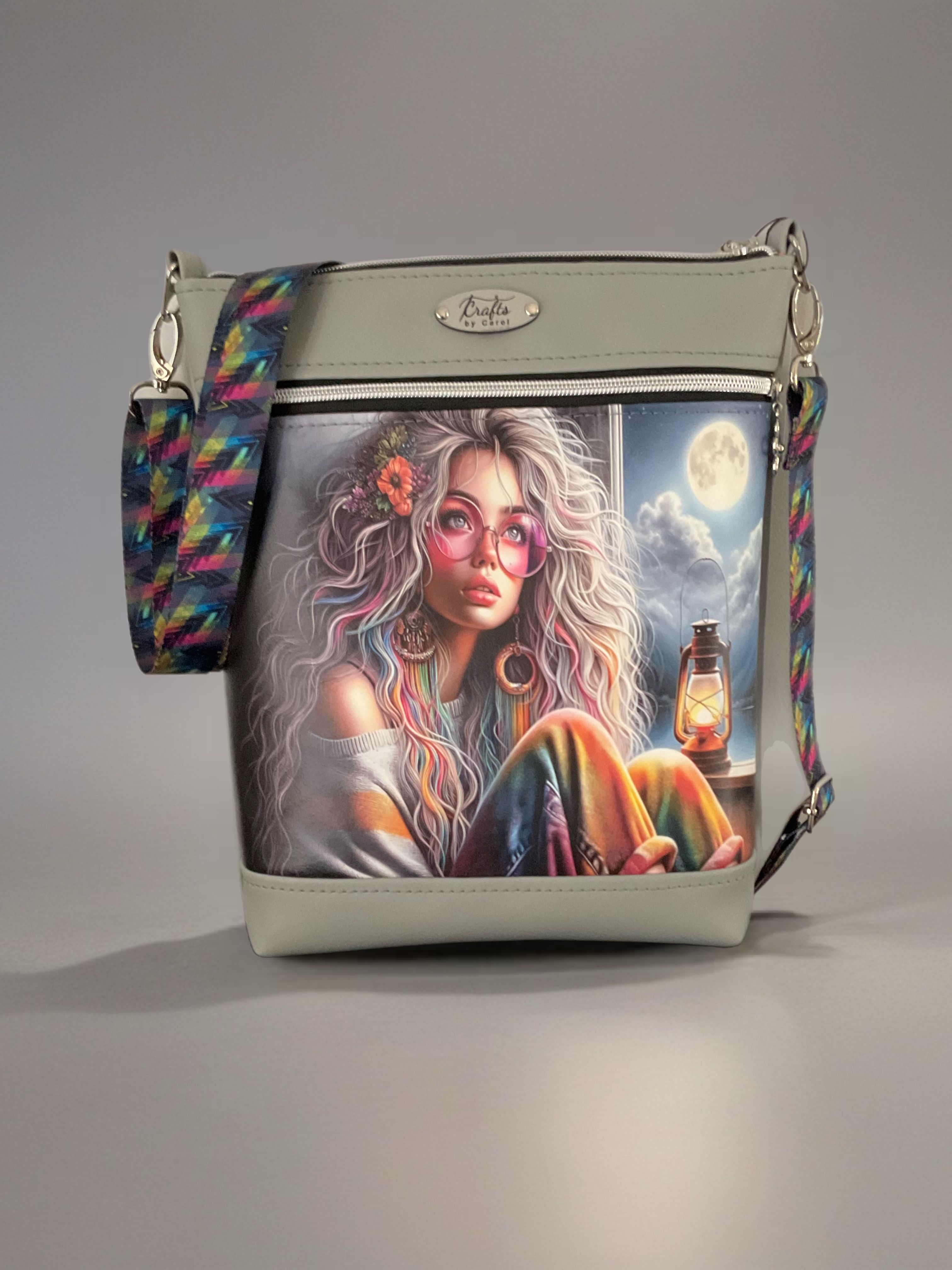 Light grey bag, girl print