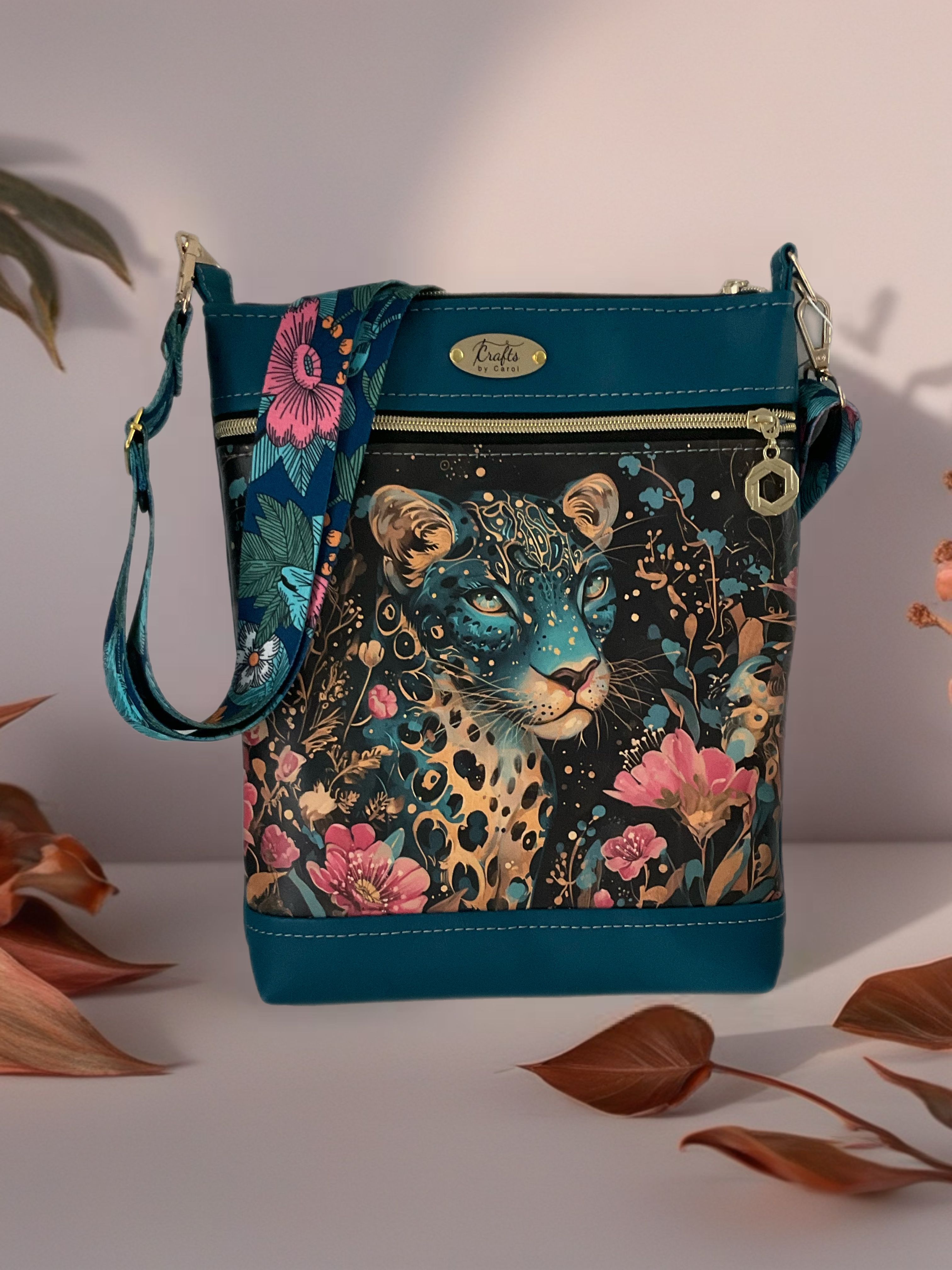 Bag with leopard print 
