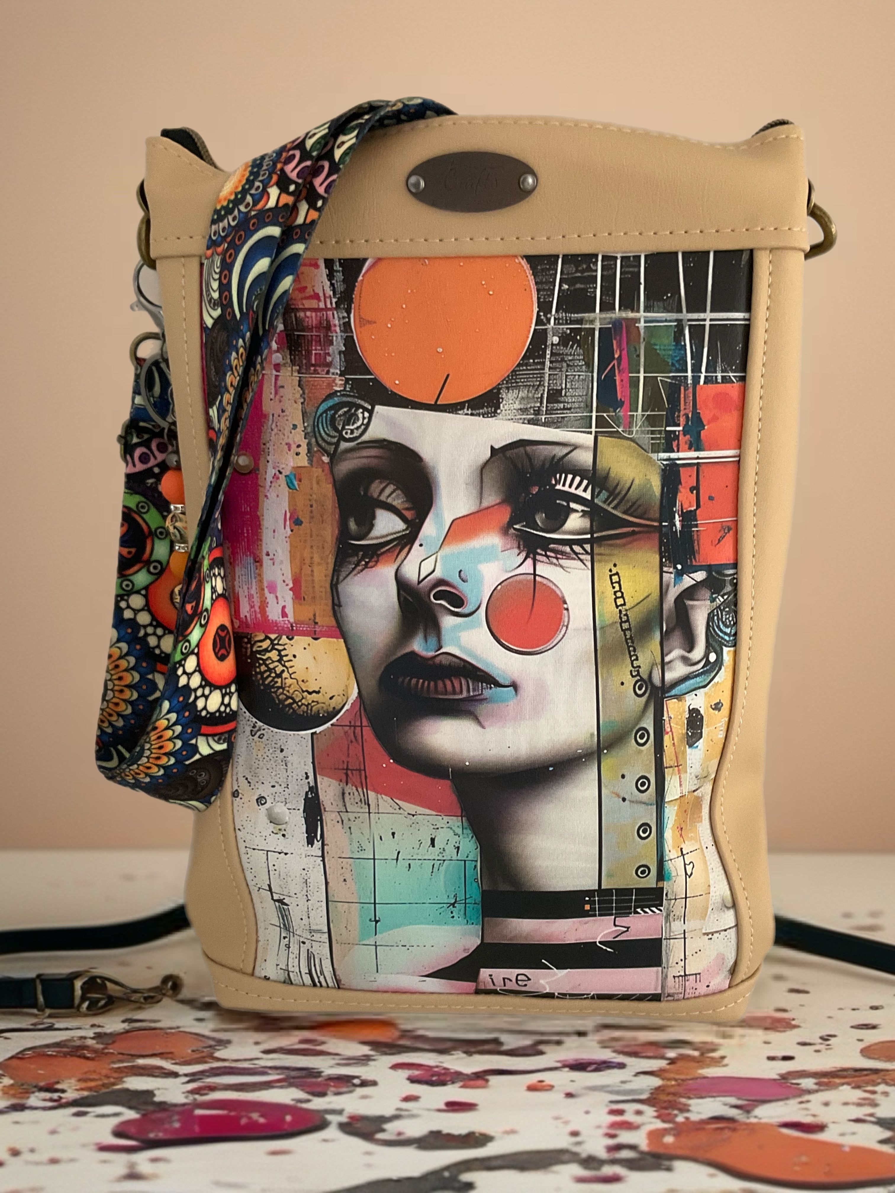 Beige bag, girl print