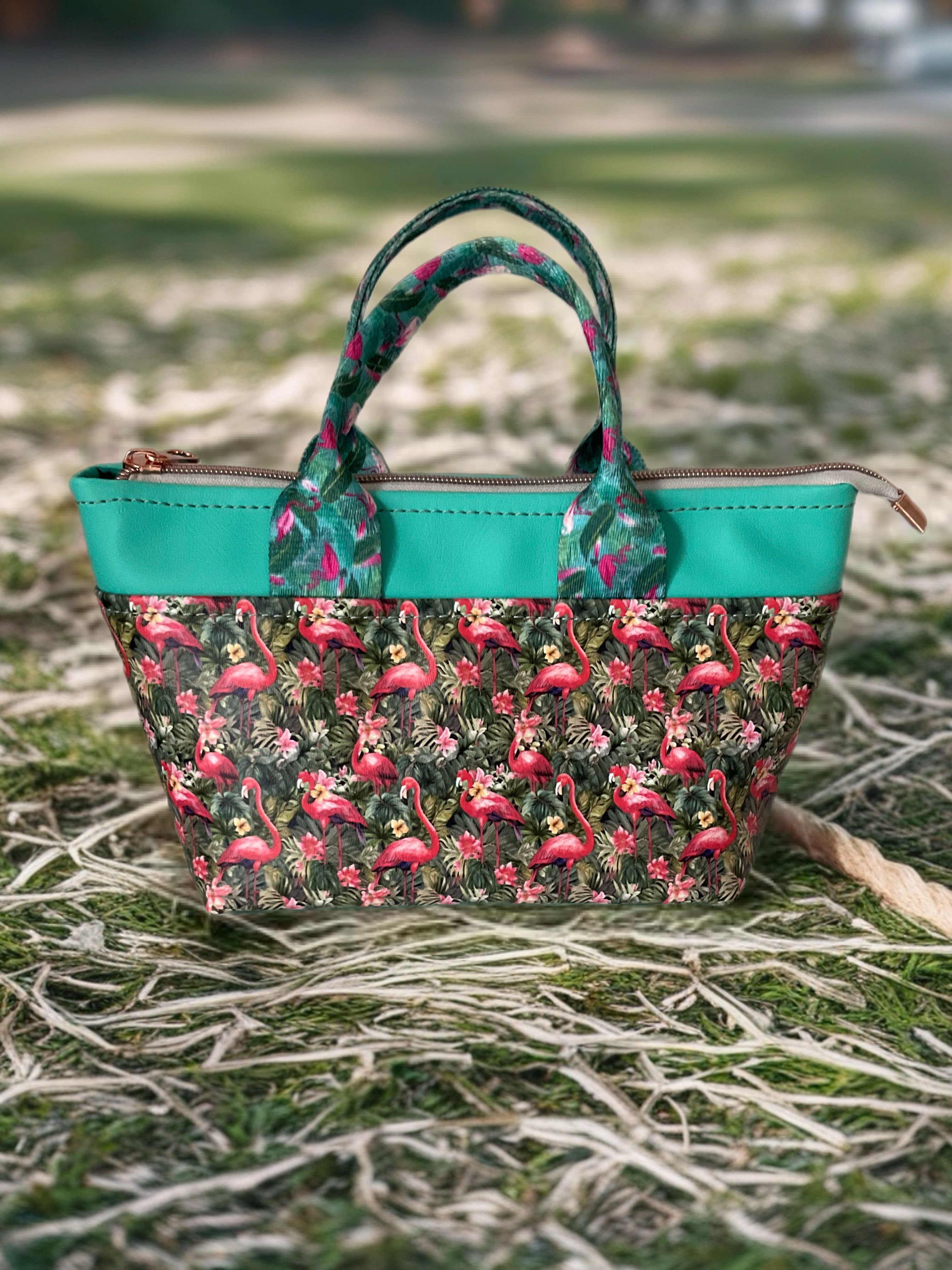 Handbag with flamingo print
