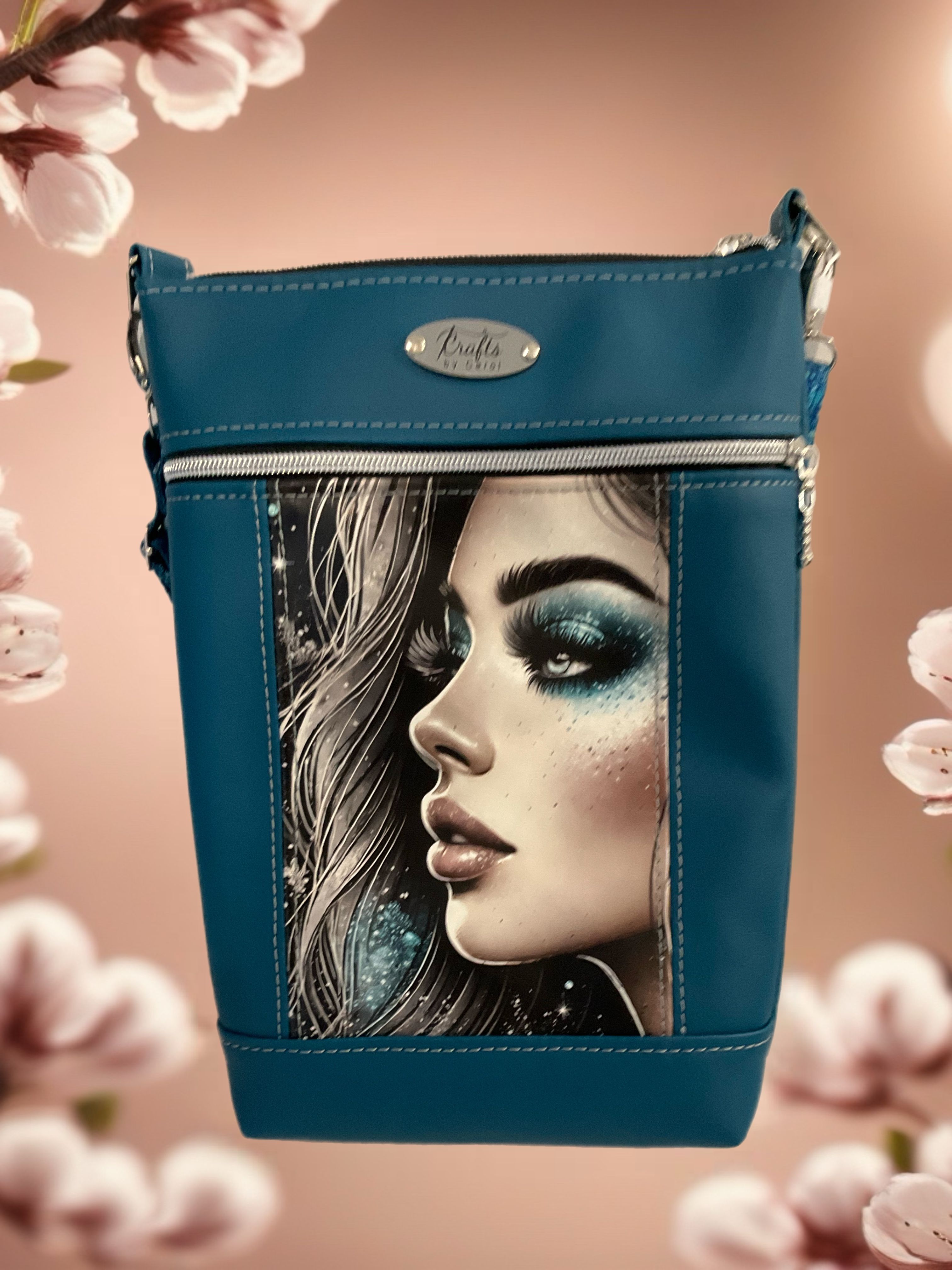 Blue bag, girls face