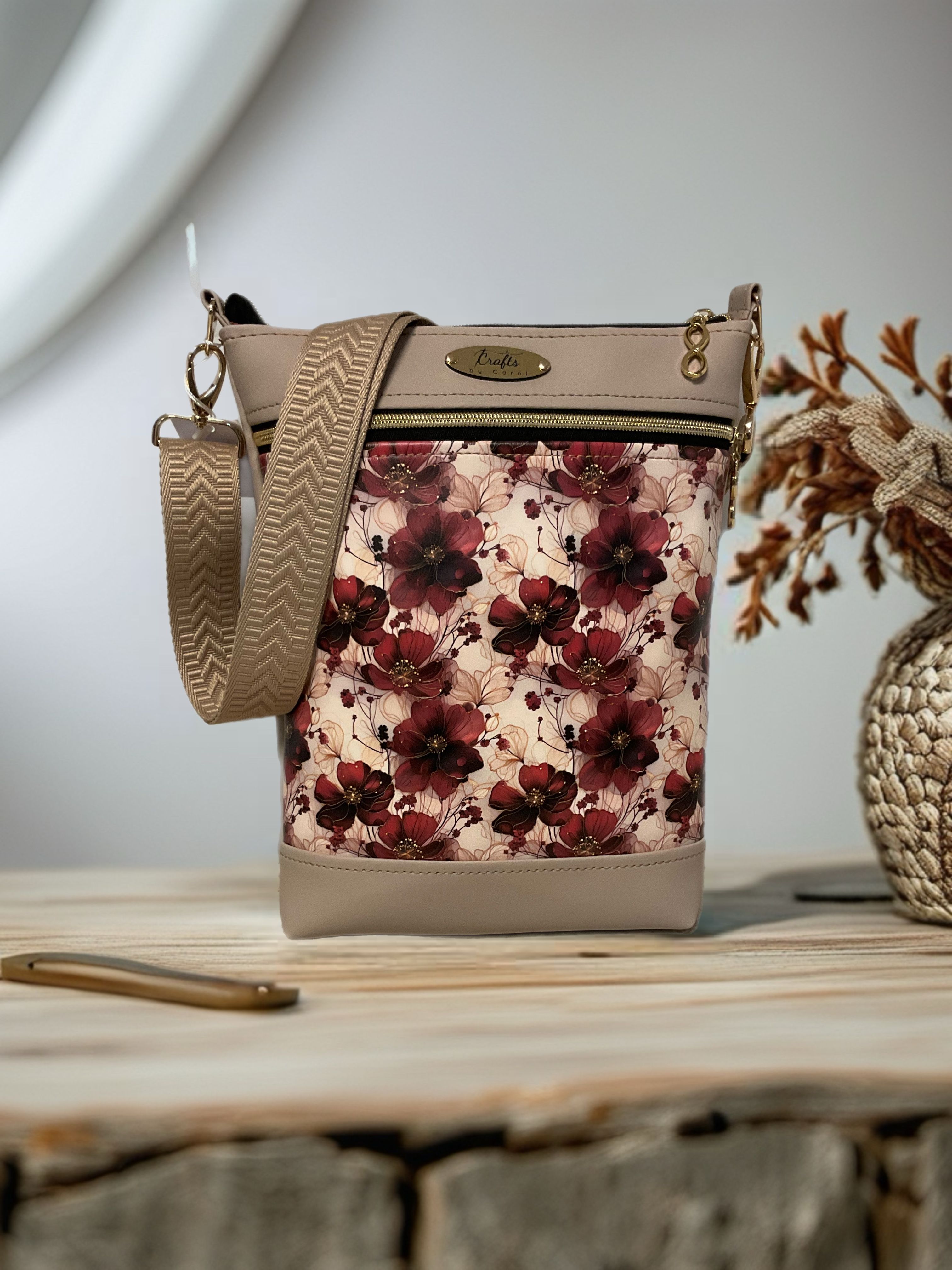 Bag with floral print 