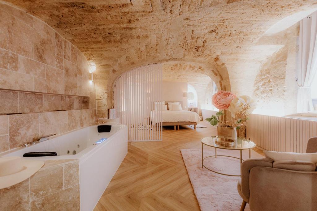 Suite Venusa Saint Roch à Montpellier - Chambre romantique pour couple