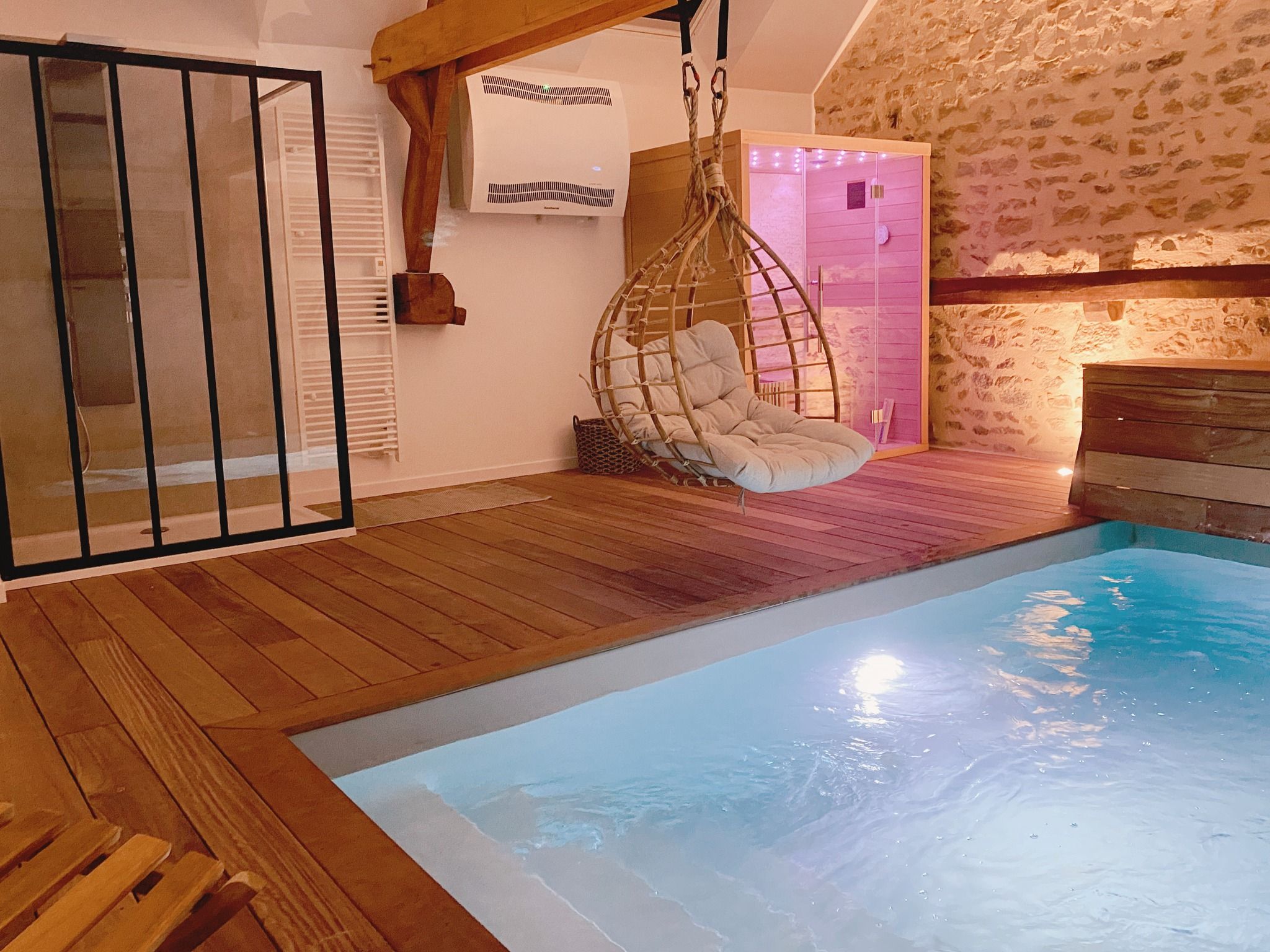 La Grange Épicurienne à La Ferrière-Bochard - Chambre romantique pour couple