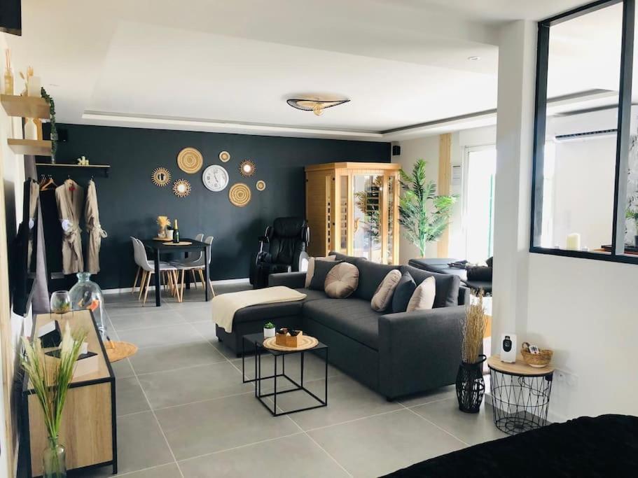 Salon - Le Diamant Secret