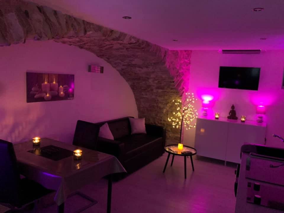 Dreams Love Orgon à Orgon avec jacuzzi privatif - Chambre romantique pour couple