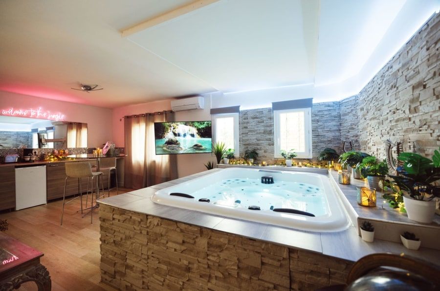 La Perla Bianca à Grabels avec jacuzzi privatif - Chambre romantique pour couple