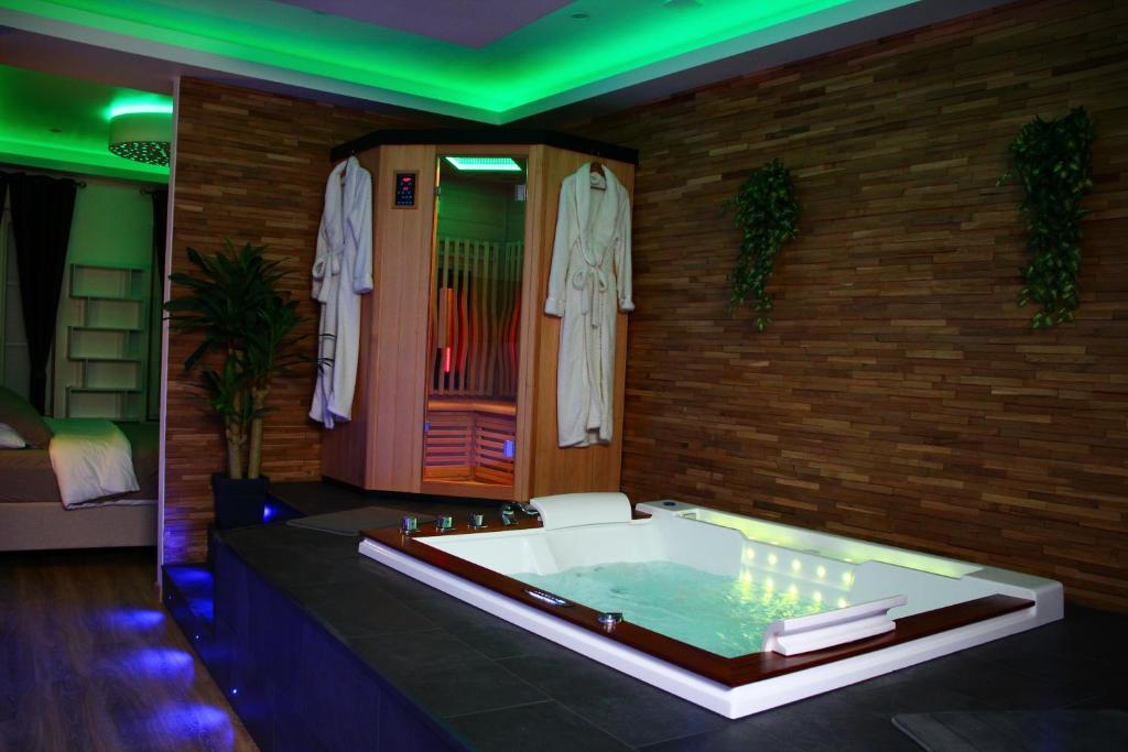 Appartement Deluxe by XELA - Love Room