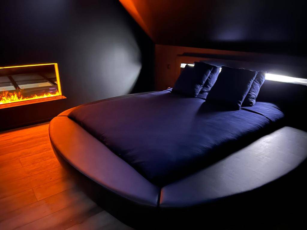 La Mystic House - Love Room