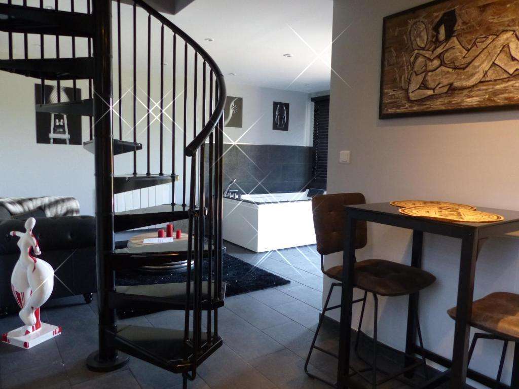 Coin repas - rez-de-chaussée - L'Impertinente