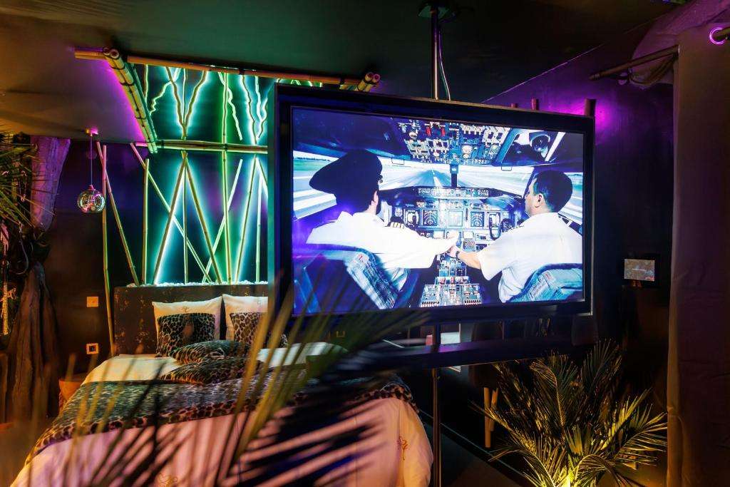 TV & Lit - Suite Amazone - Cupidon Love Room