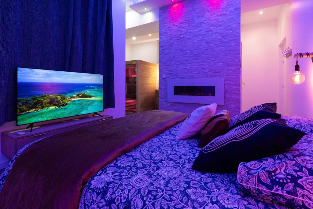 Lit King Size - Appartement Harmonie Spa - Spa Privatif Dijon