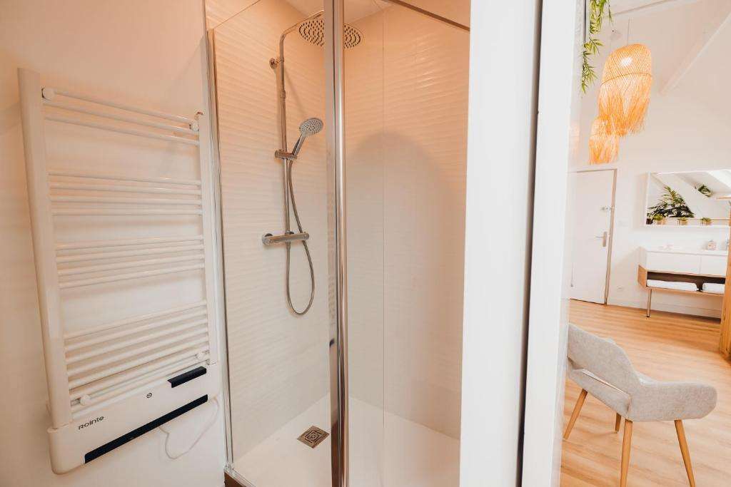 Salle d'eau - Suite Balnéo - Au coin de Paradis