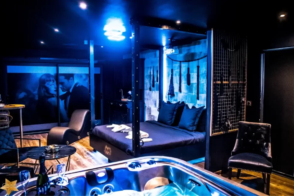 Chambre 50 Nuances Plus Sombres à Staple avec jacuzzi privatif - Chambre romantique pour couple