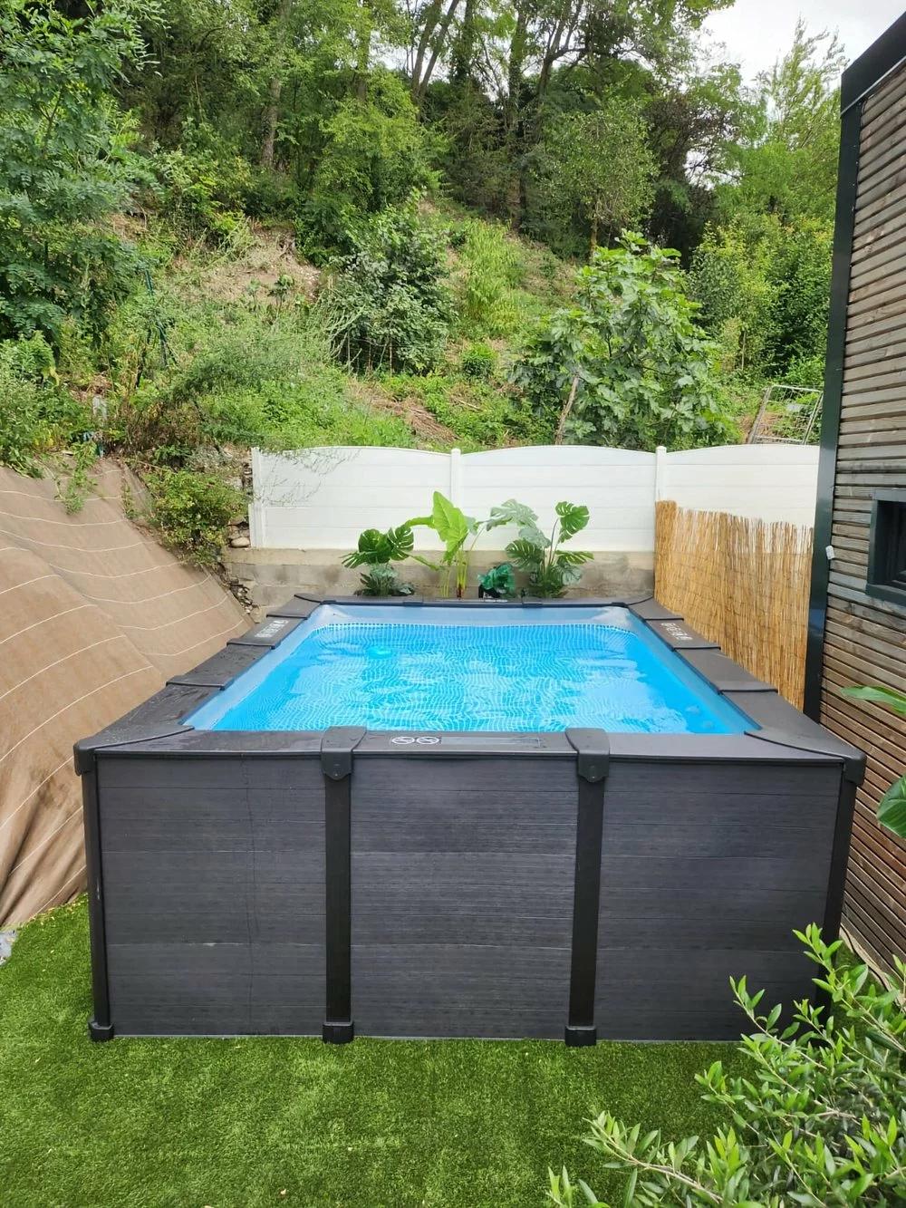 Piscine Extérieure - Love Room Valence - Maloveroom