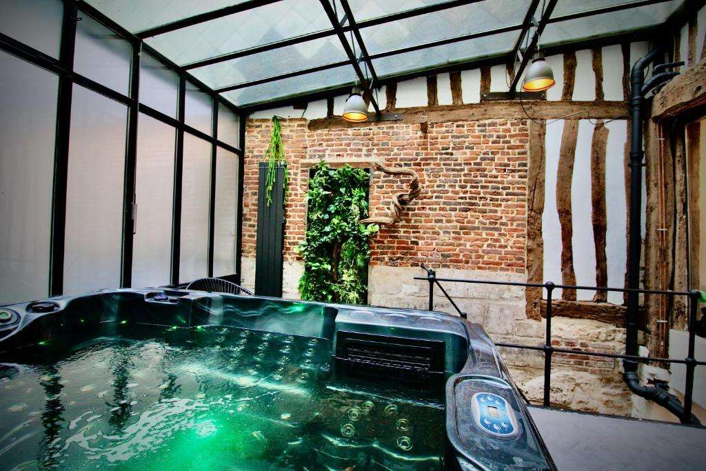 Jacuzzi - L'Atelier 1742