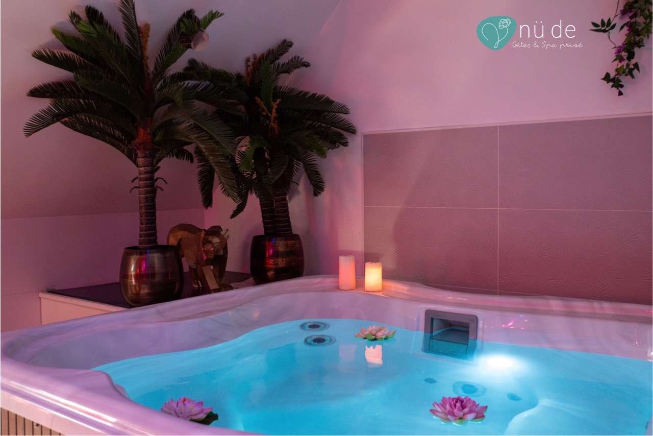 Spa Jacuzzi - Le Secret de Kâma - Nü-de