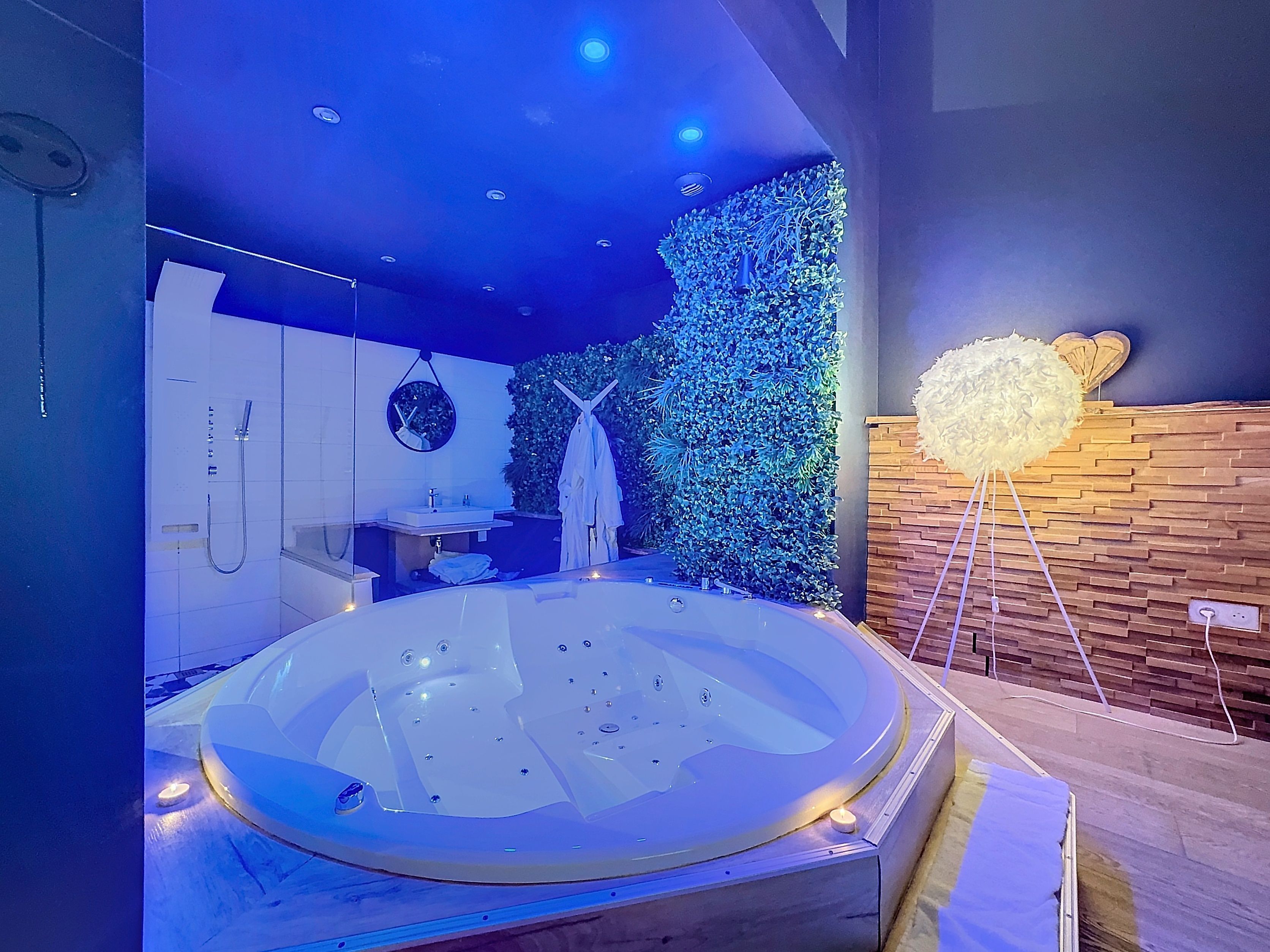 Baignoire Balnéo - Le Loft - La Parenthèse Envoûtée