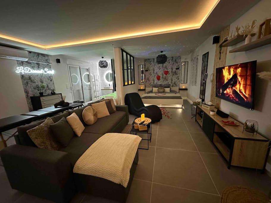 Ambiance nuit salon - Le Diamant Secret