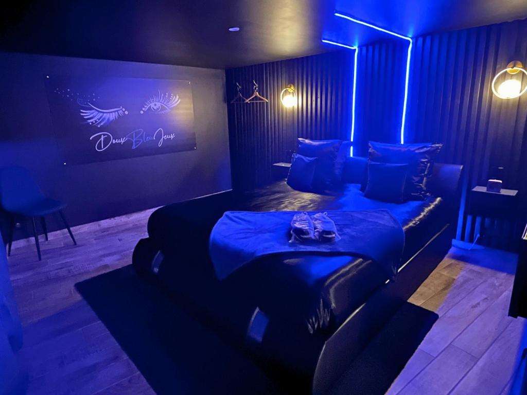 Chambre - Suite Cléopâtre - Doux Bleu Jeux