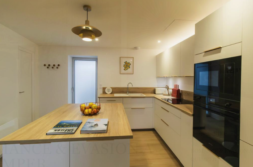 Cuisine - Romance & Evasion