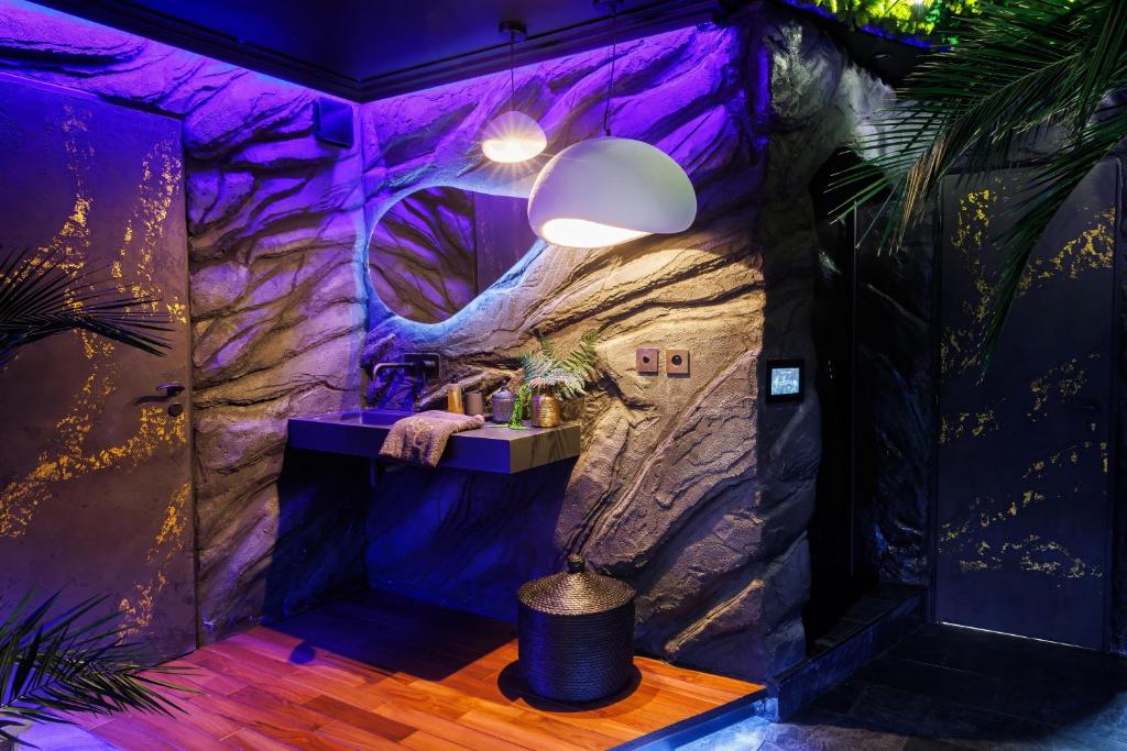 Salle d'eau - Suite Amazone - Cupidon Love Room