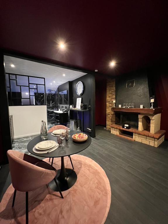 Salon et Coin Repas - Amour & Tentation - Parenthèse Love