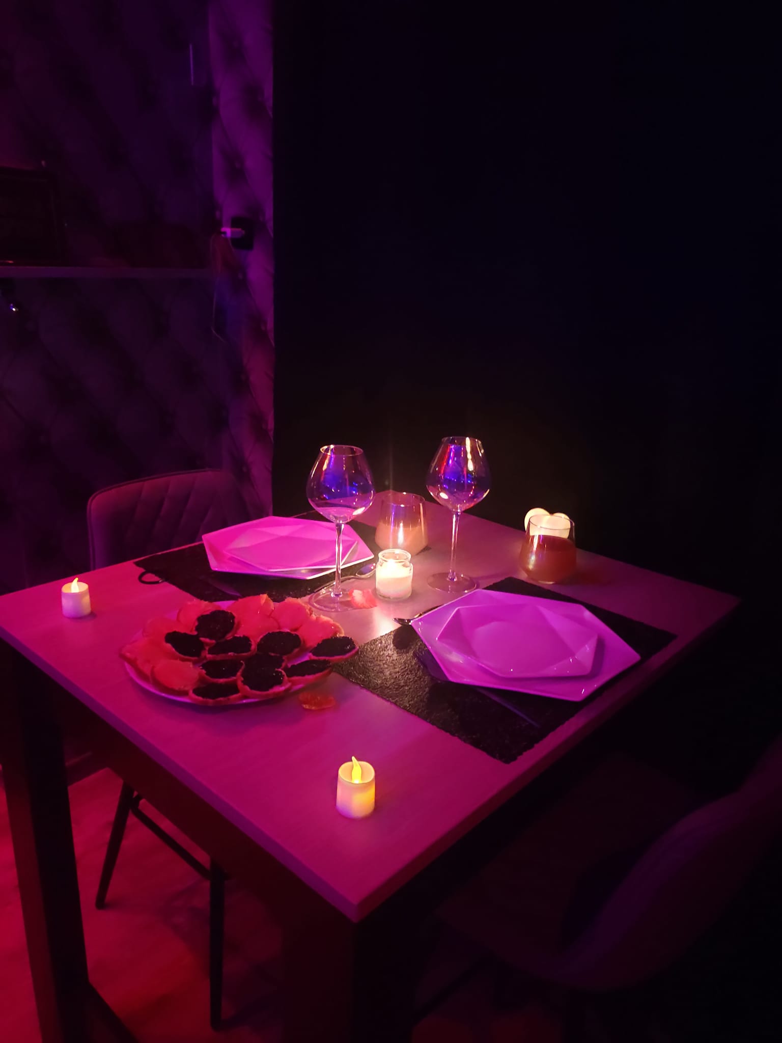 Repas en Amoureux - Évasion Charnelle