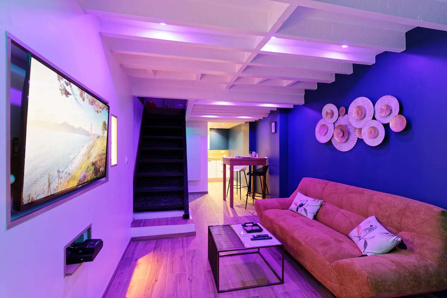 Salon et coin Repas - Suite Tropical - Romance SPA Le Havre