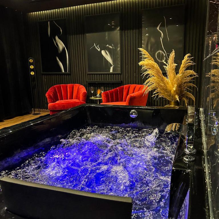 Baignoire Balnéo - Black Room