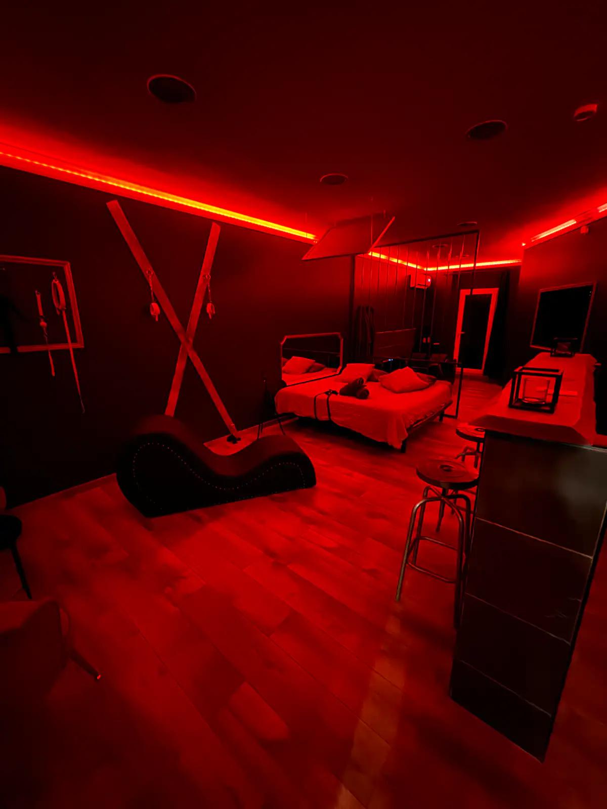 Suite Ambiance Rouge - Suite 50 Nuances - L'Everest Rooms