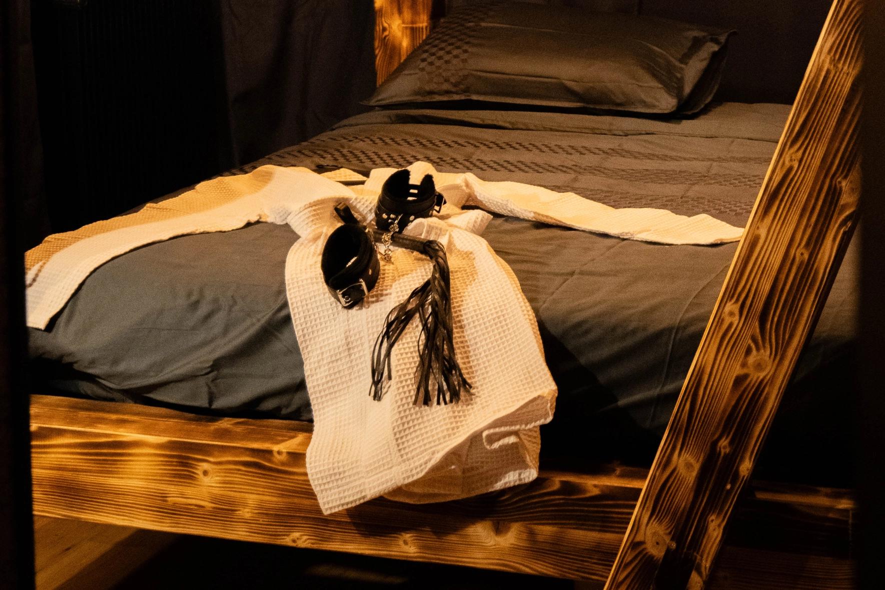 Lit & Accessoires BDSM - L'ÉgliX