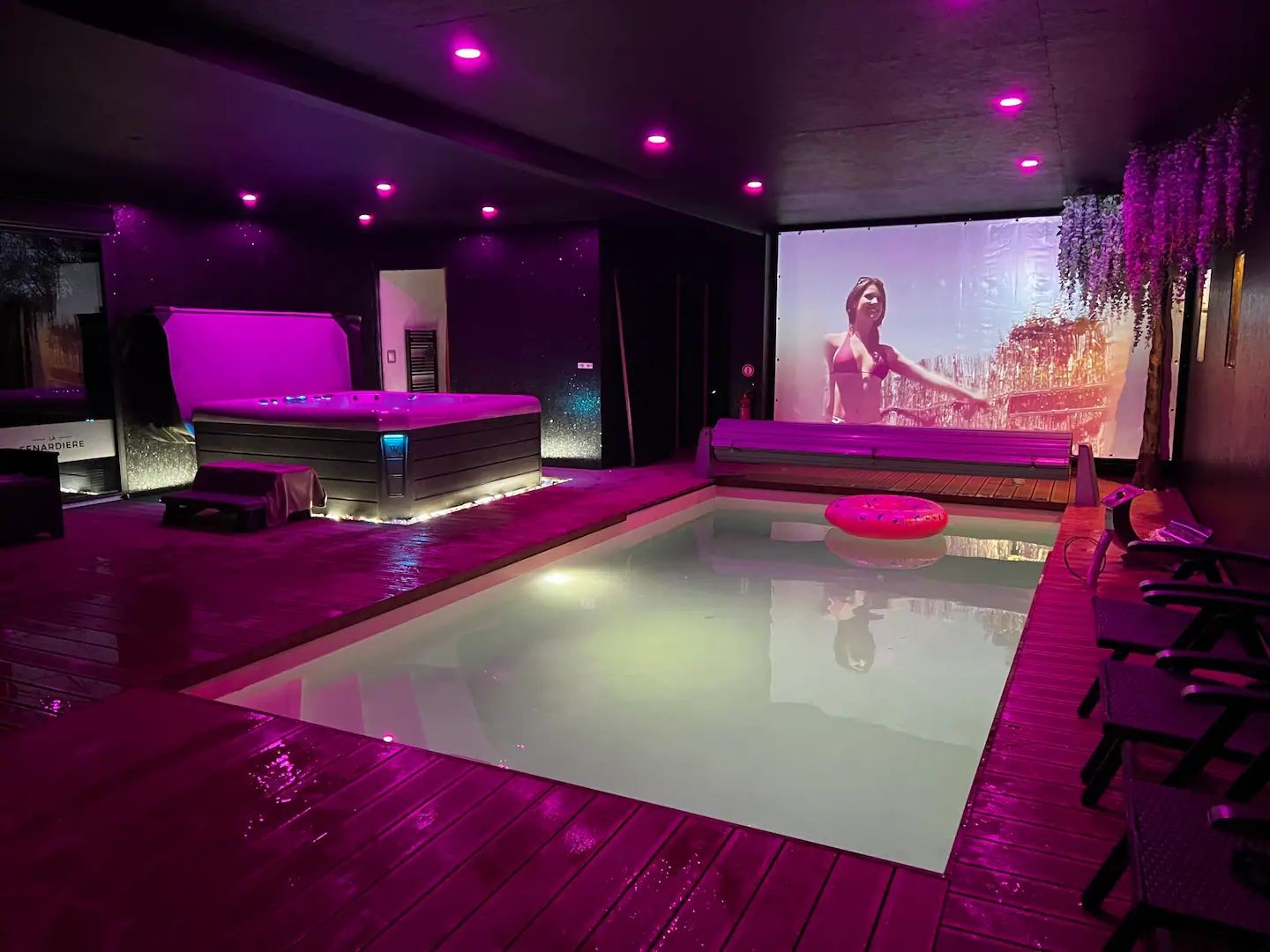 La Fénardière à Marck avec jacuzzi privatif - Chambre romantique pour couple