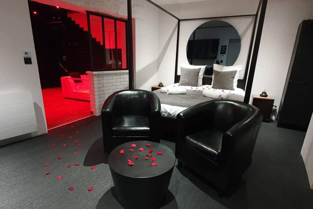 Le Baldaquin - Love Room