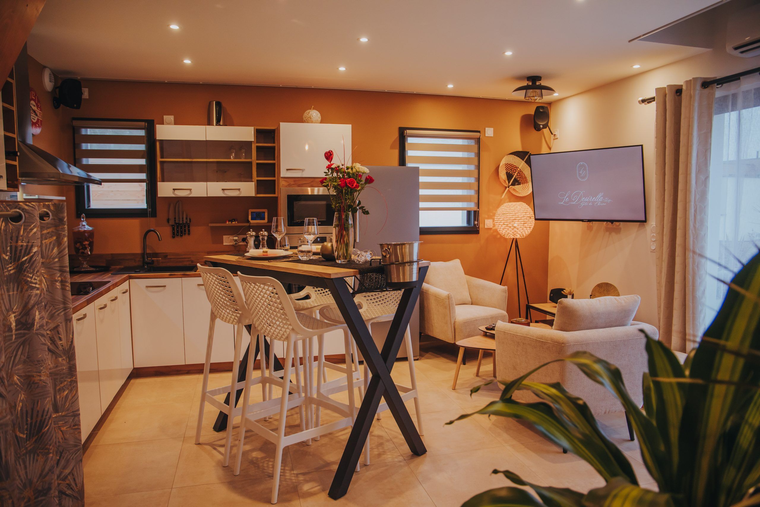 Coin repas & Salon - Gîte de Charme - Le Desirella