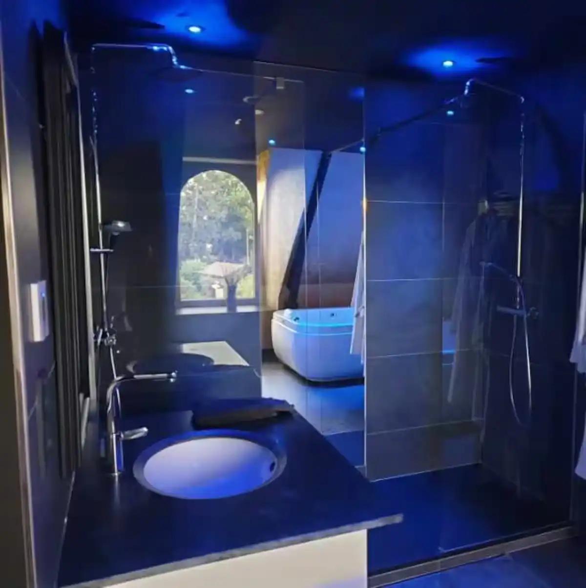 Salle de bain & Jacuzzi - Le Loft - L'Éros